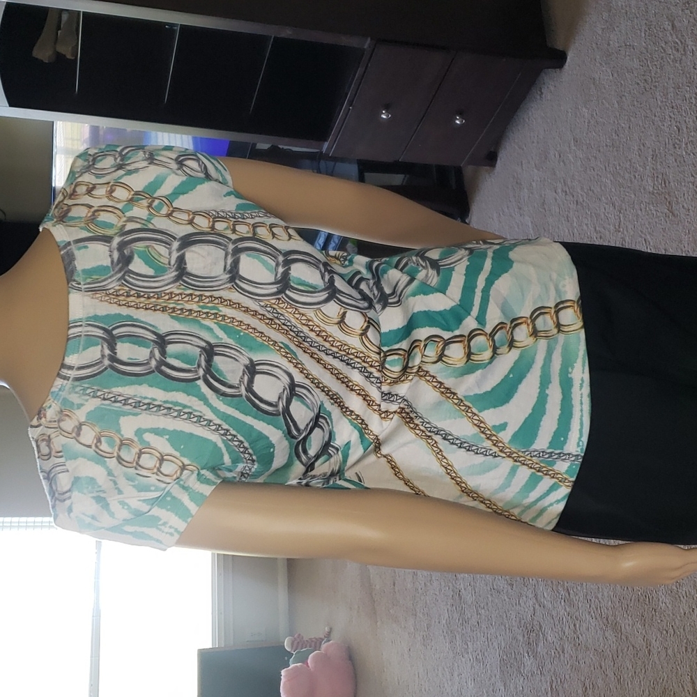 {Cache} M Chain Pattern Metal Detail Scoop Neck E… - image 3